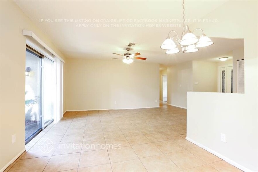 Building Photo - 2732 Wiltshire Ave