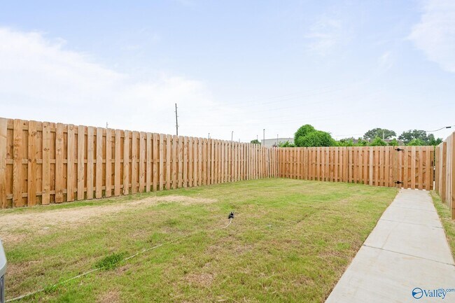 Building Photo - 2510 Freeman Rd SW