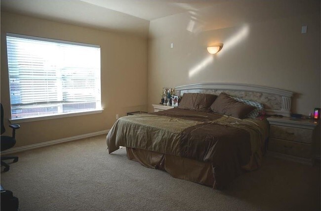 Building Photo - 1019 Amesbury Dr