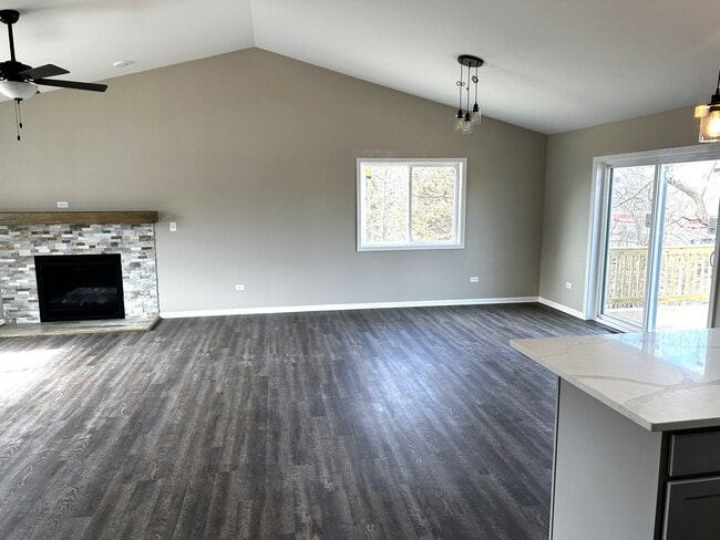 Building Photo - 317 Buena Terrace