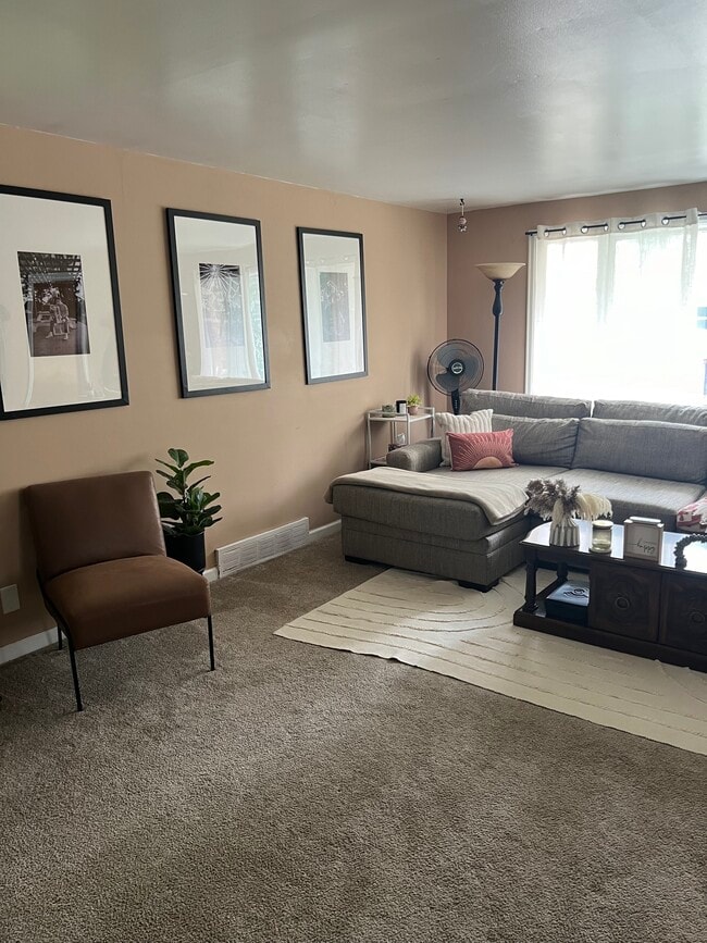 Building Photo - 34 E Drullard Ave