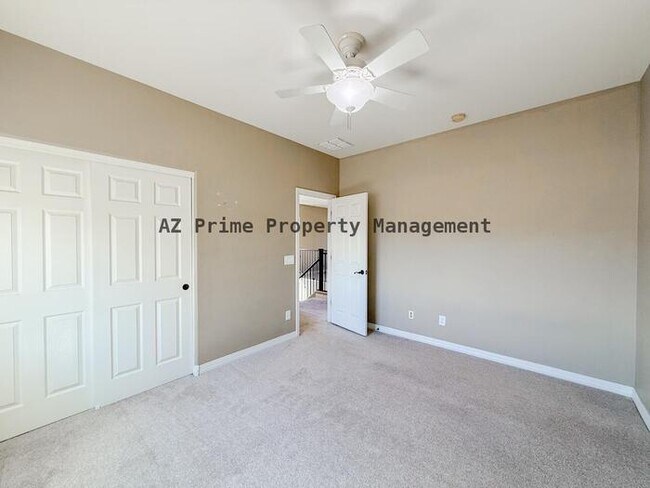 Building Photo - 7707 S 23rd Ln