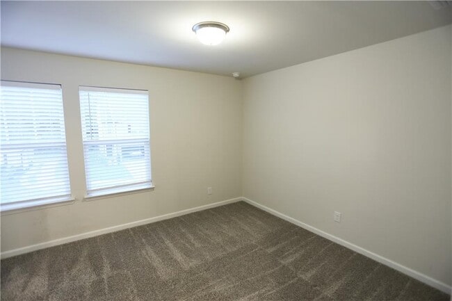 Building Photo - 132 Cedar Ln