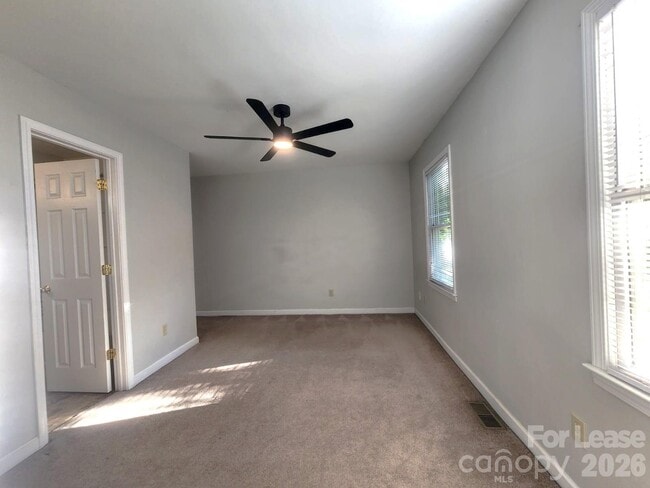 Building Photo - 3317 Windsor Dr