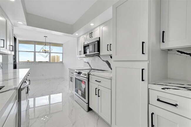 Building Photo - 100 Golden Isles Dr