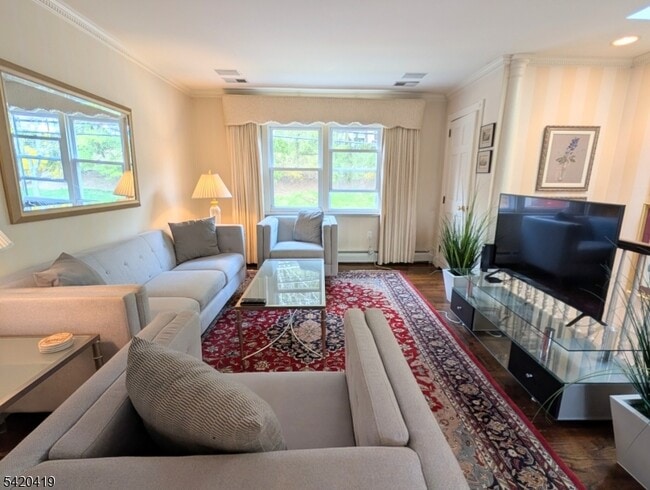 Building Photo - 48 Mt Kemble Ave