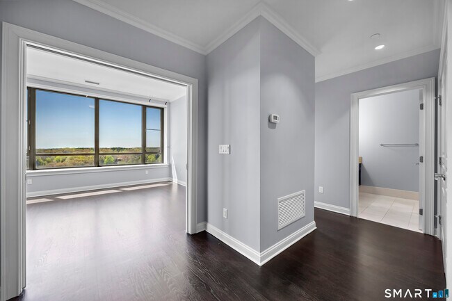 Building Photo - 100 Parrott Drive