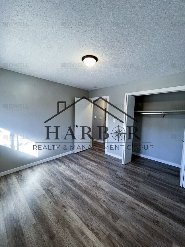 Building Photo - Renovated 1 Bedroom 1 Bath - SPECIAL: Lower rent for a 6 month Lease
