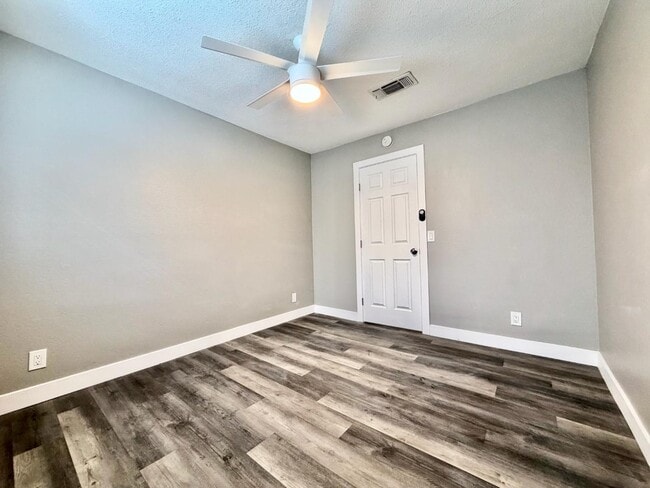 Building Photo - 1819 W St