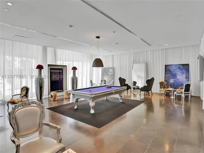Building Photo - 495 Brickell Ave