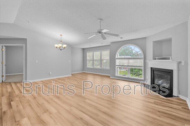 Building Photo - 6113 Hedgecock Cir