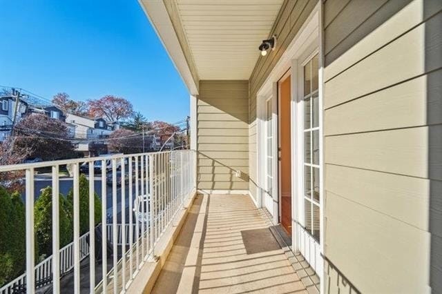 Building Photo - 683 Main St