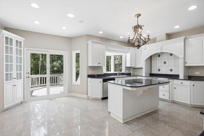 Building Photo - 9336 Falling Waters Dr W