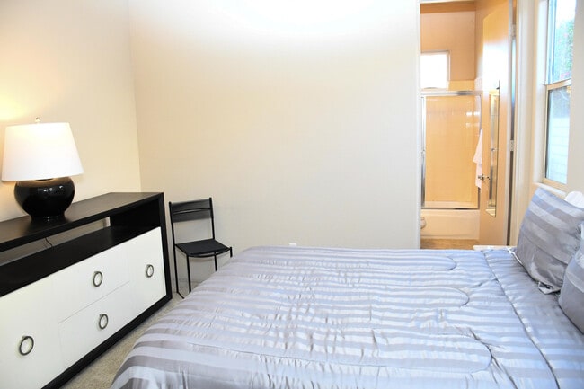 Building Photo - 75940 Nelson Ln