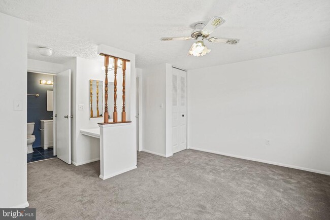 Building Photo - 3525 Laurel View Ct