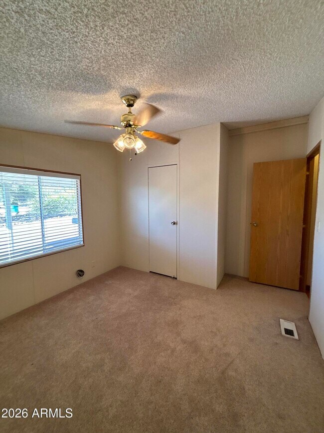 Building Photo - 44410 N 14th St