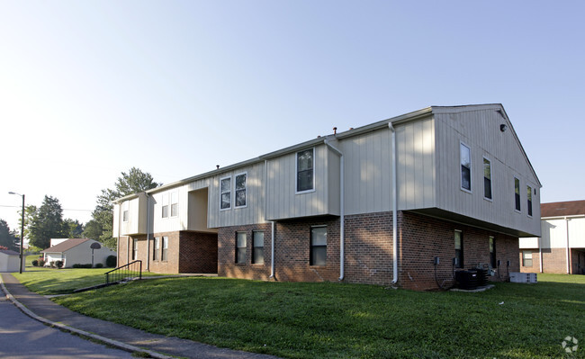  - Gate Manor Apartments