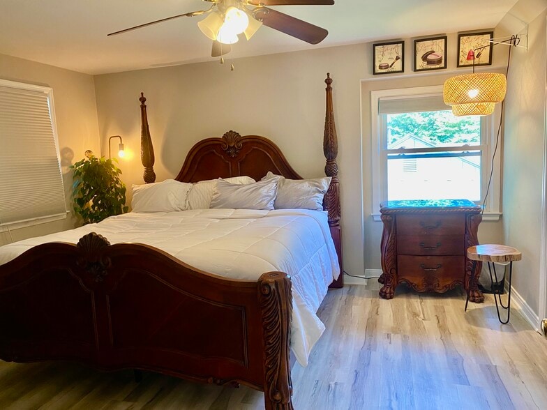 Building Photo - 57 West Hazel Dell Ln