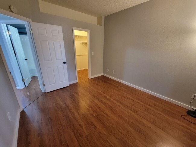Building Photo - Fabulous Remodeled 2 bedroom , 2 bath Remodeled Condo in Country Club Greens