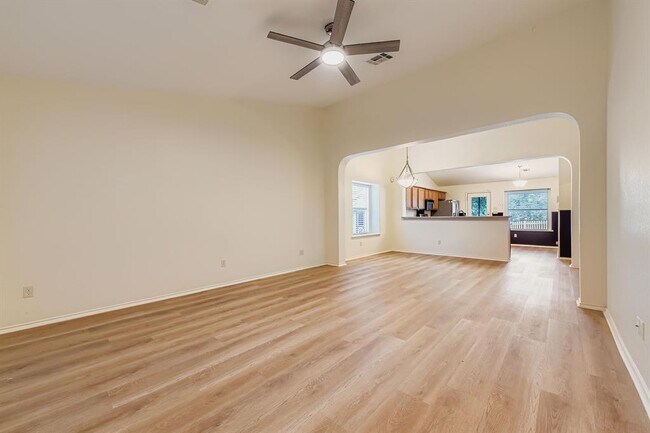 Building Photo - 4418 Mather