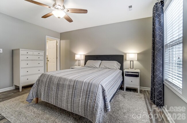 Building Photo - 5519 Waverly Lynn Ln