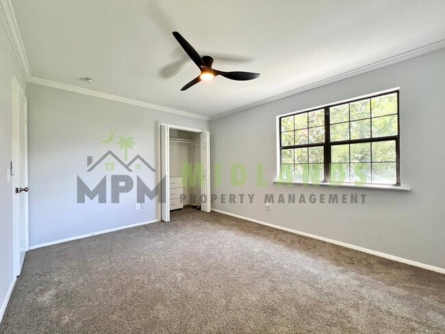 Building Photo - 746 Madera Rd