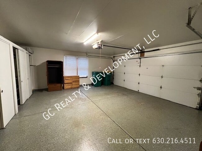 Building Photo - 925 Indian Boundary Dr