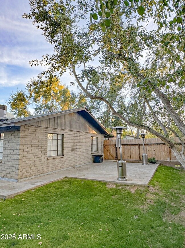 Building Photo - 1428 S Oakley Pl