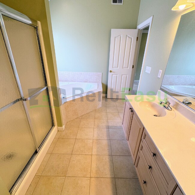 Building Photo - 1325 Meggett Dr