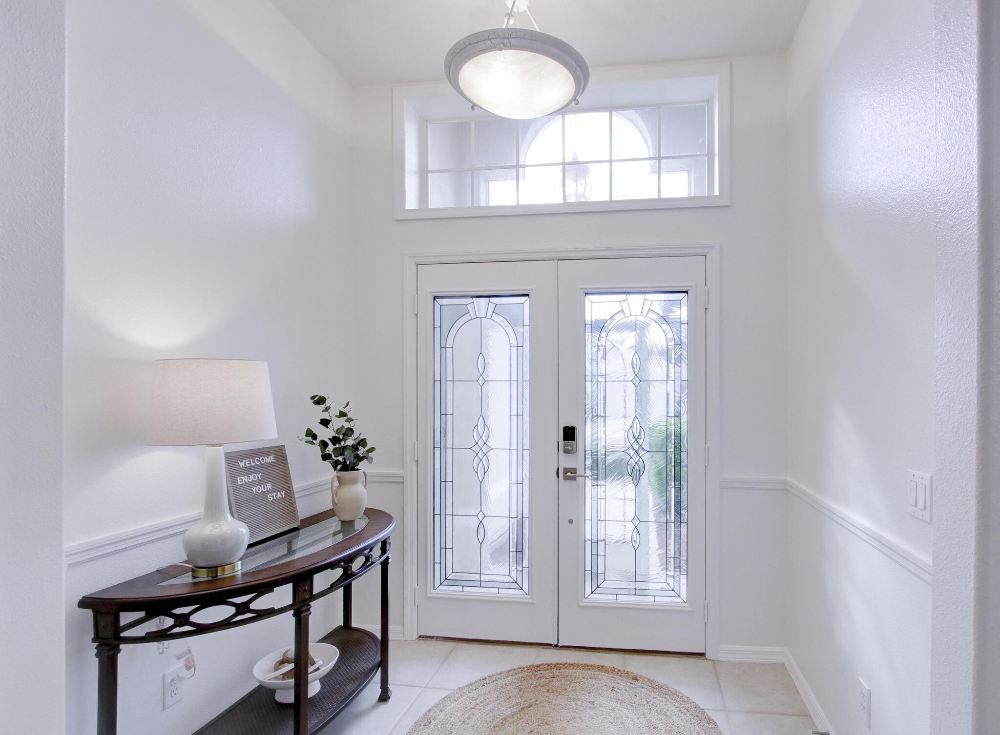 Bright entry - 143 Braemar Ave