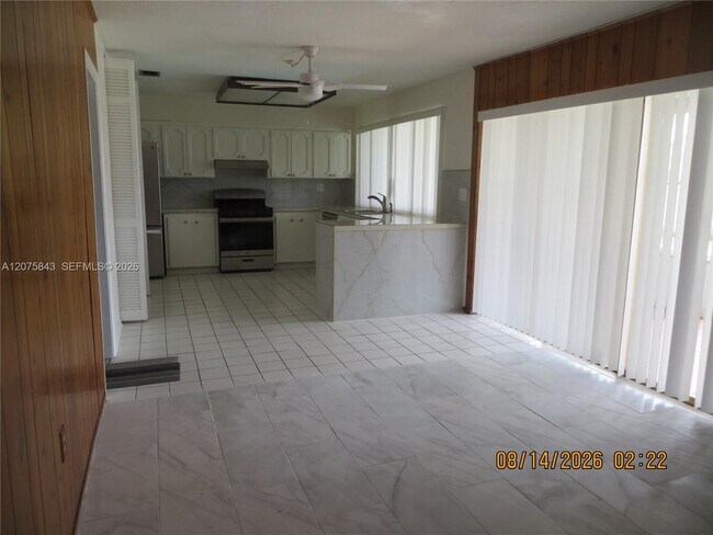 Building Photo - 8570 Sunset Strip
