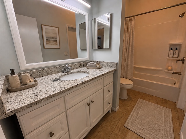 Building Photo - Waterfront Green Cove Springs 2BR with In-Unit Laundry, Central AC, and Pool!