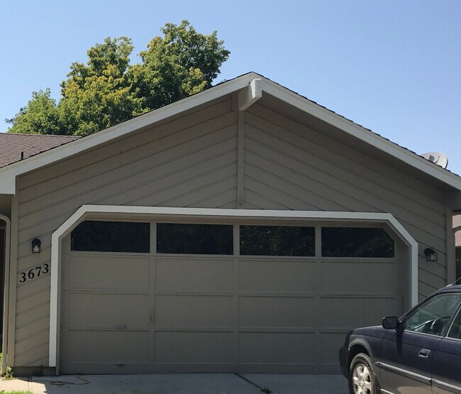 Primary Photo - 3673 N Tumbleweed Plz