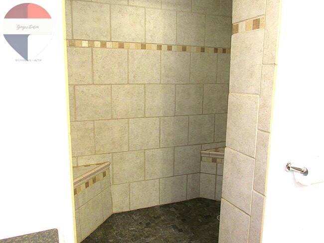Building Photo - Charming 3Bed, 2Bath for Rent