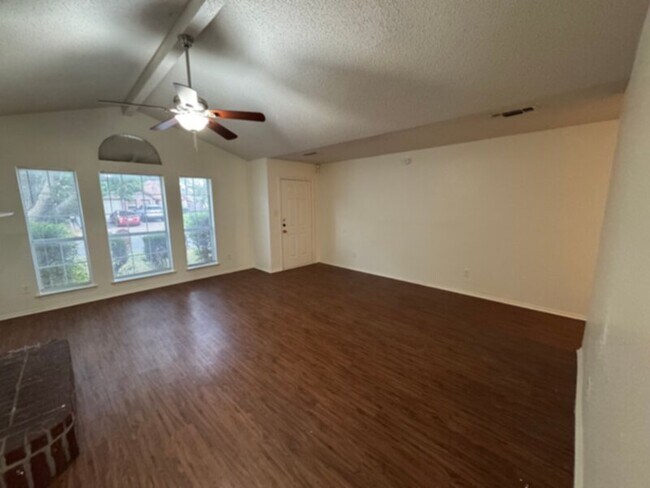 Building Photo - Nice 1 story home in Crowley