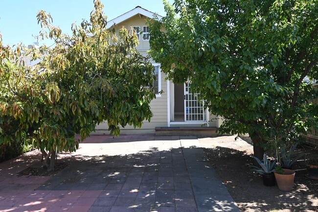 Building Photo - Nice Willow Glen Bungalow, Pet Friendly, 2...
