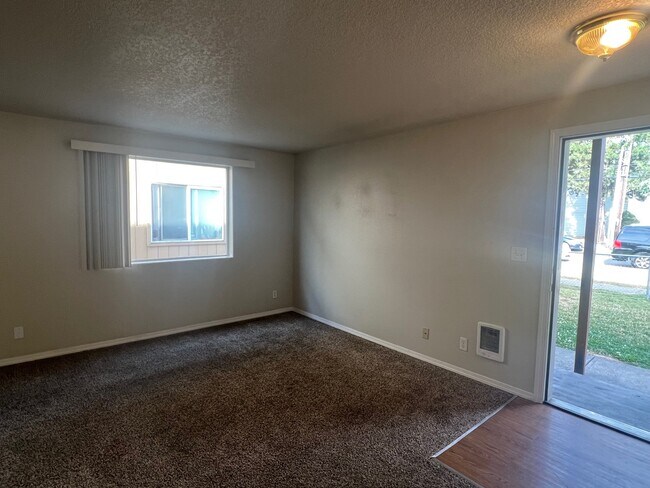 Building Photo - 1041 8th Ave