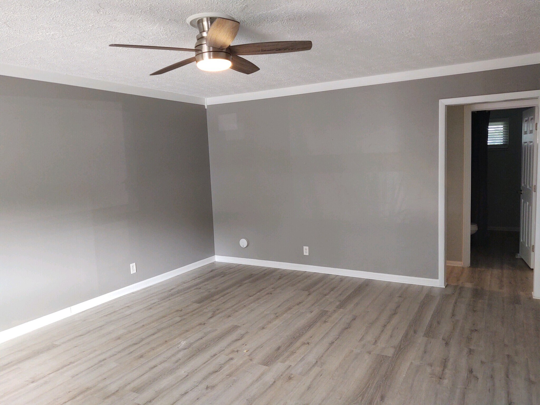 Building Photo - 140 Maple Dr