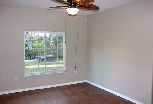 Building Photo - 550 Florida Club Blvd