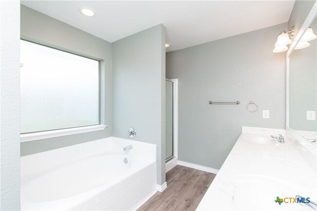 Building Photo - 2001 Matt Dr