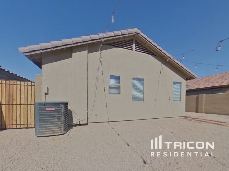 Building Photo - 3361 S 98th Ln