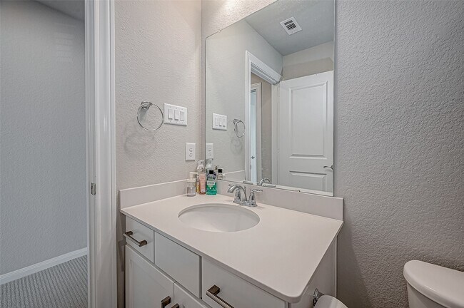 Building Photo - 21450 Petherton Dr