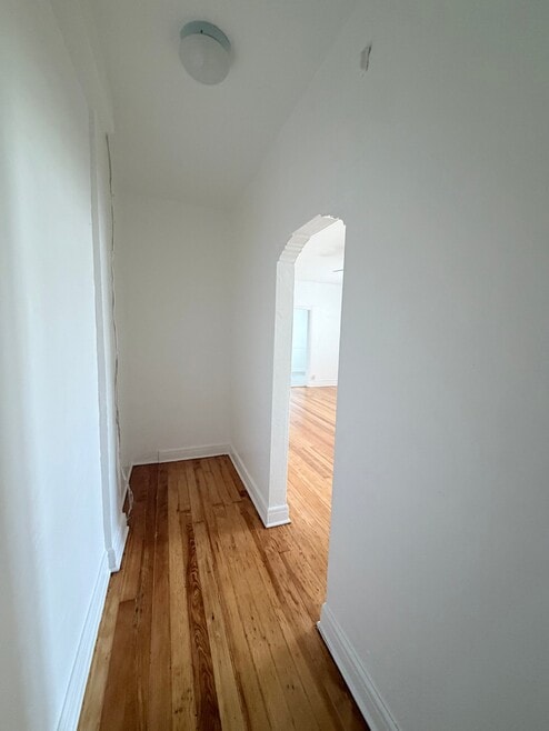 Building Photo - 318 S Kingsley Dr