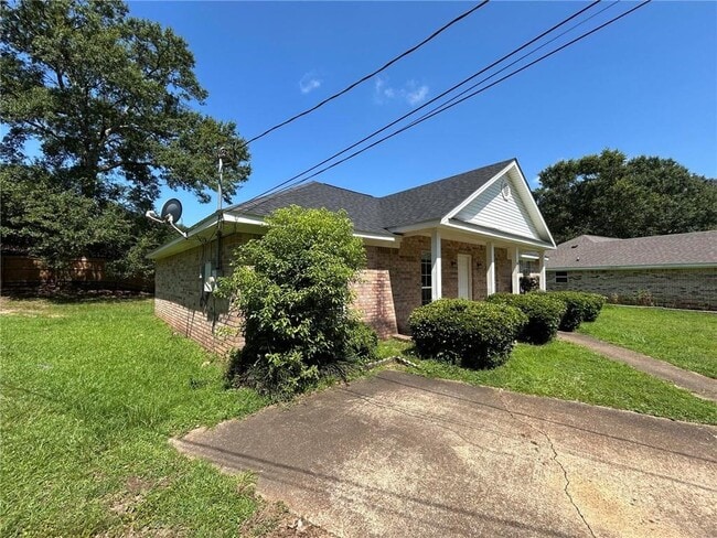 Building Photo - 6626 Woodside Ct E