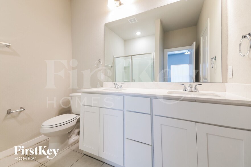 Building Photo - 324 Nima Ln