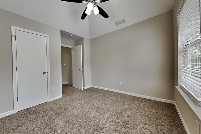 Building Photo - 2940 Trotters Pointe Dr