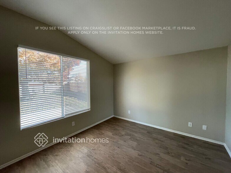 Building Photo - 42550 Blossom Dr