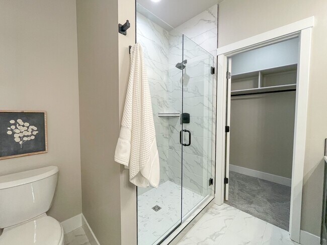 Building Photo - 6273 S Binky Ave