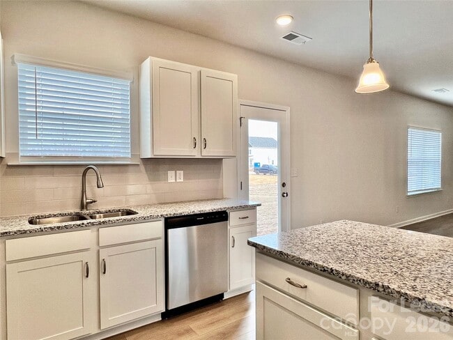 Building Photo - 1906 Gibb Xing