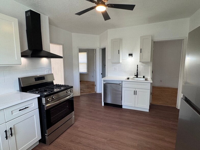 Building Photo - 420 N 29th St